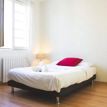 Guestready - Spacious 3-bdr Flat With Private Terrace And Parking Apartment