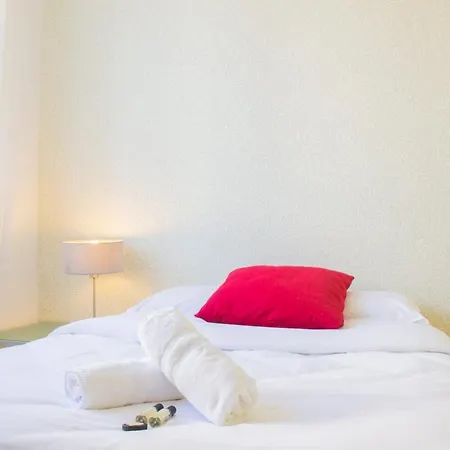 Lejlighed Guestready - Spacious 3-bdr Flat With Private Terrace And Parking